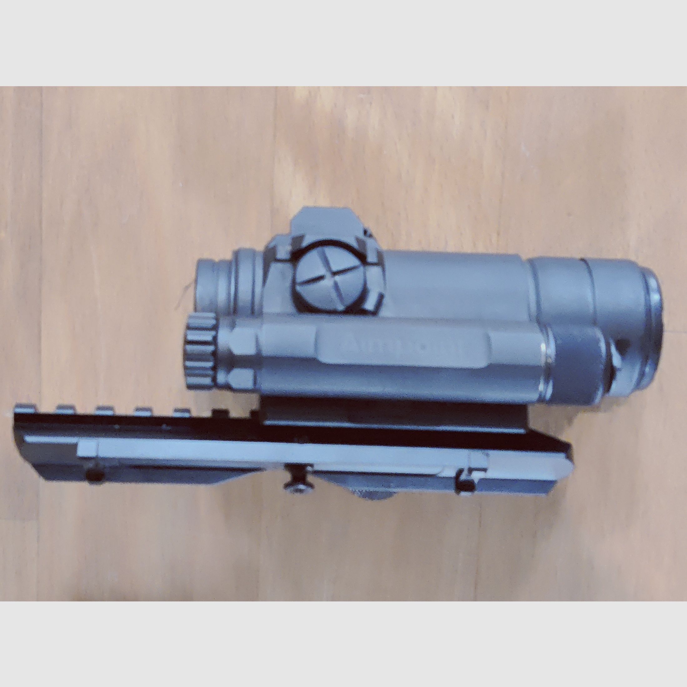 Aimpoint Comp4s – Rotpunktvisier in sehr gutem Zustand