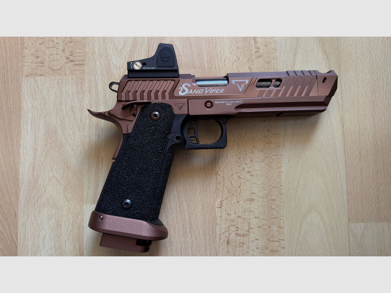 Army Armament TTI Sand Viper (R601) HiCapa GBB „CNC Begadi Upgrade Version“