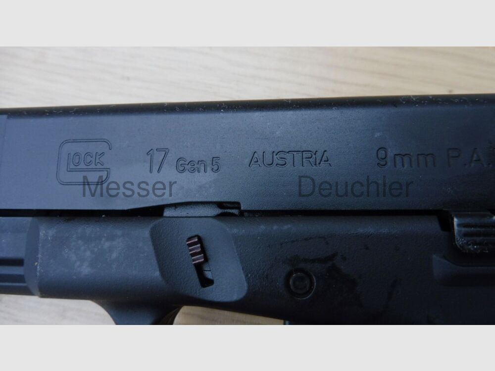 Umarex Glock 17 Gen5 blank firing gun Black