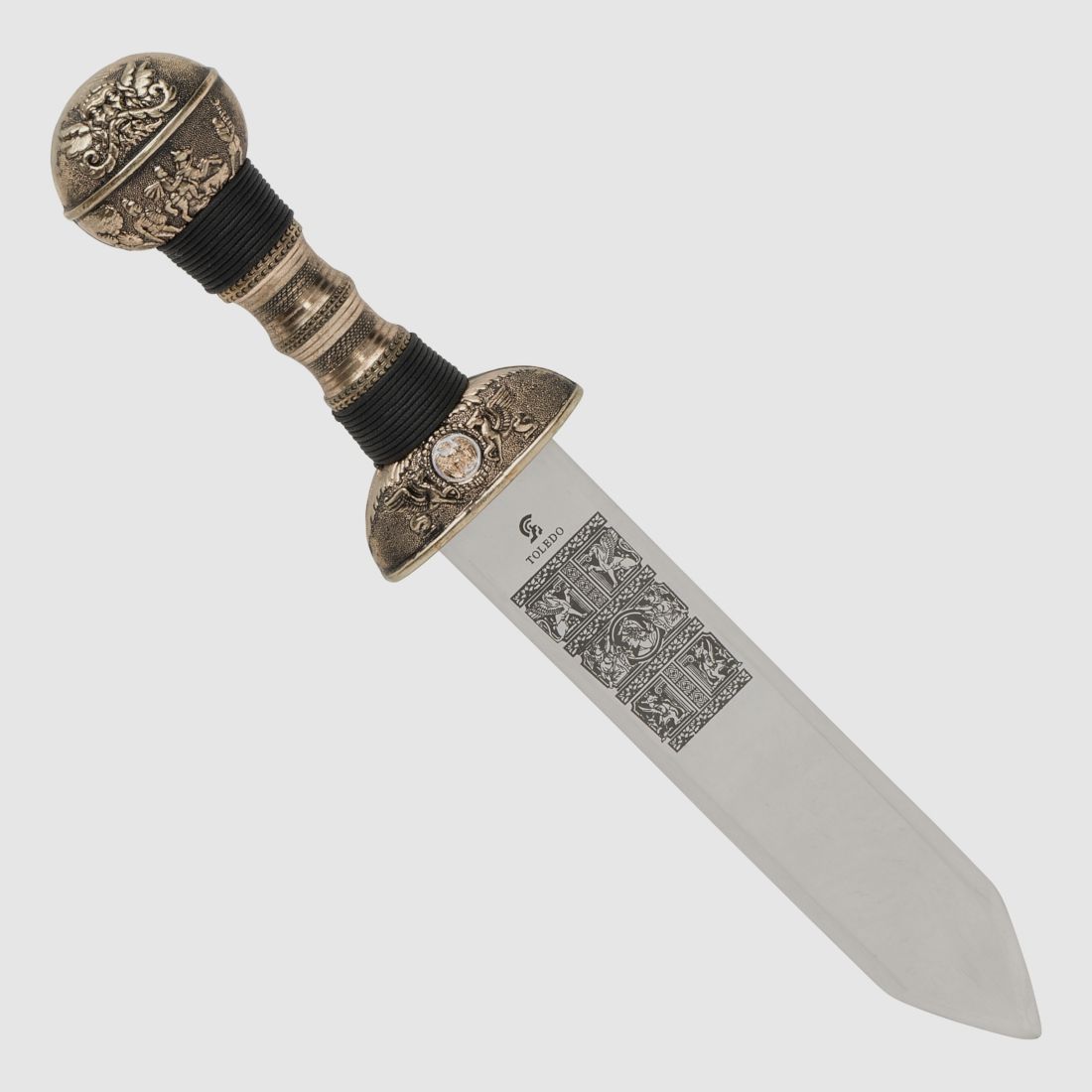 Rmerdolch mit Scheide