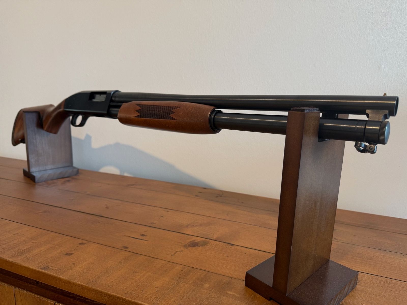 Repeater shotgun Mossberg 500 A 12/76 fore-end repeating shotgun AS NEW