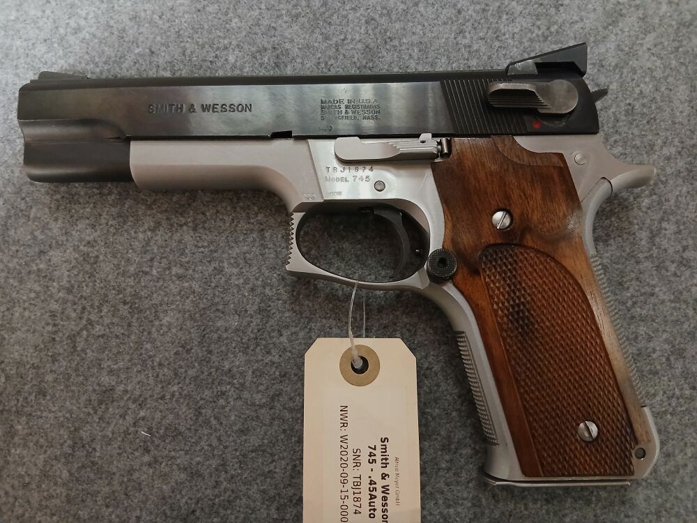 Smith & Wesson 745, zdjęcie 1 z 2