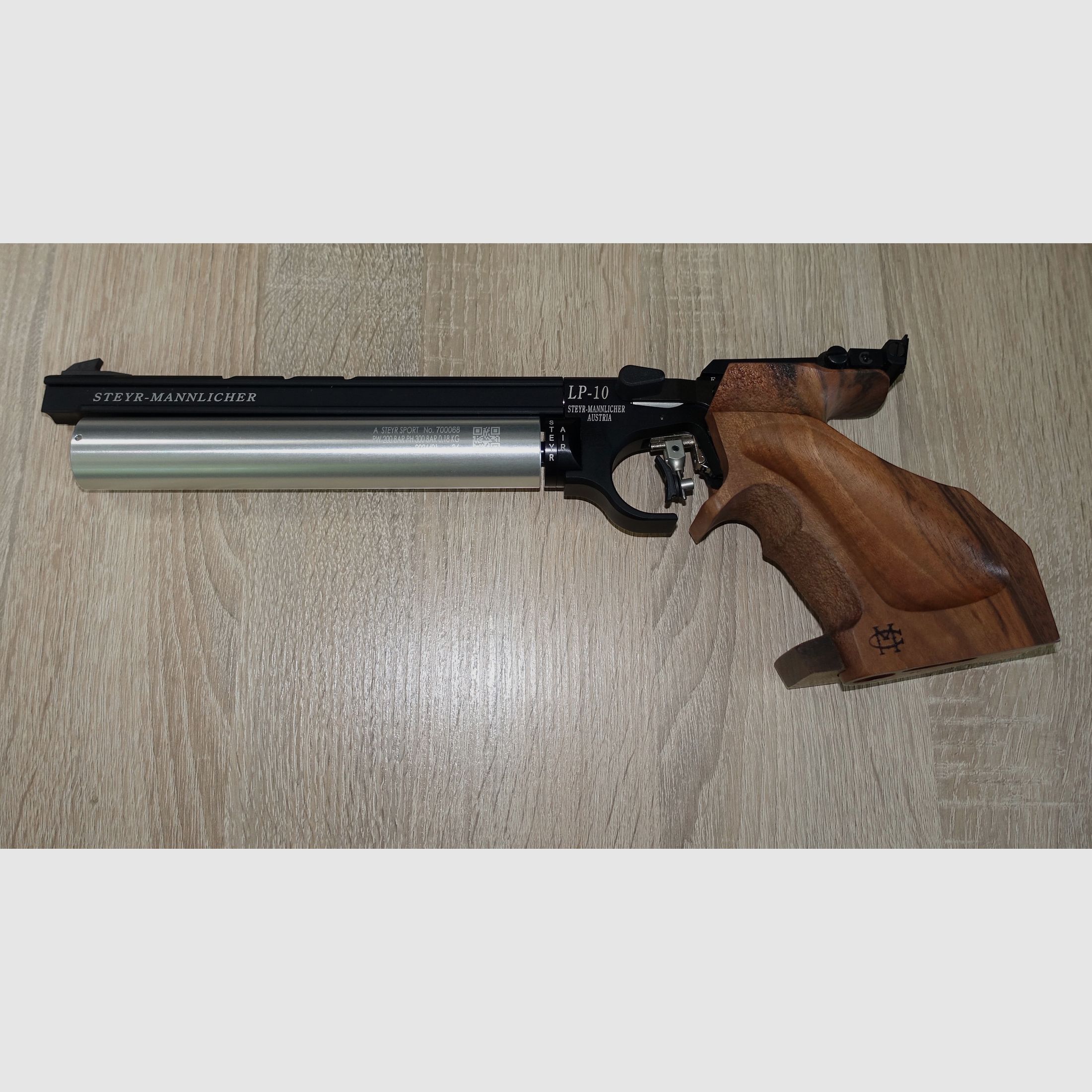 Steyr Pressluft Matchpistole / neue Kartusche / neuer Koffer / 2 Griffe, usw.