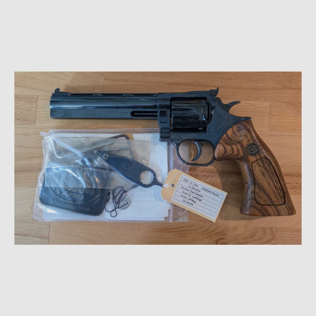 Dan Wesson Dan Wesson Revolver (or just the exchange barrels), image 2 of 4