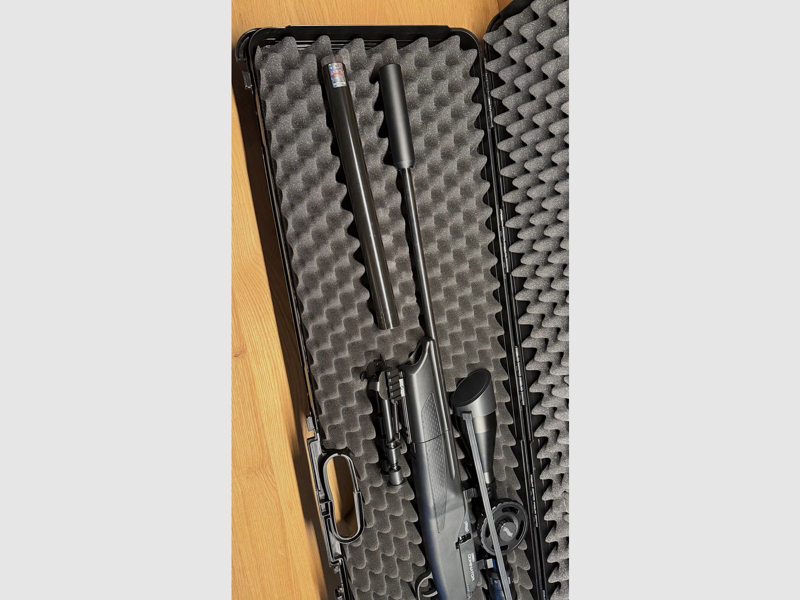 Pressluftgewehr Walther 1250 Dominator FT stock in plastica, scope 8-32x56, suppressor e bipiede calibro 4,5 mm incl. accessori !!!