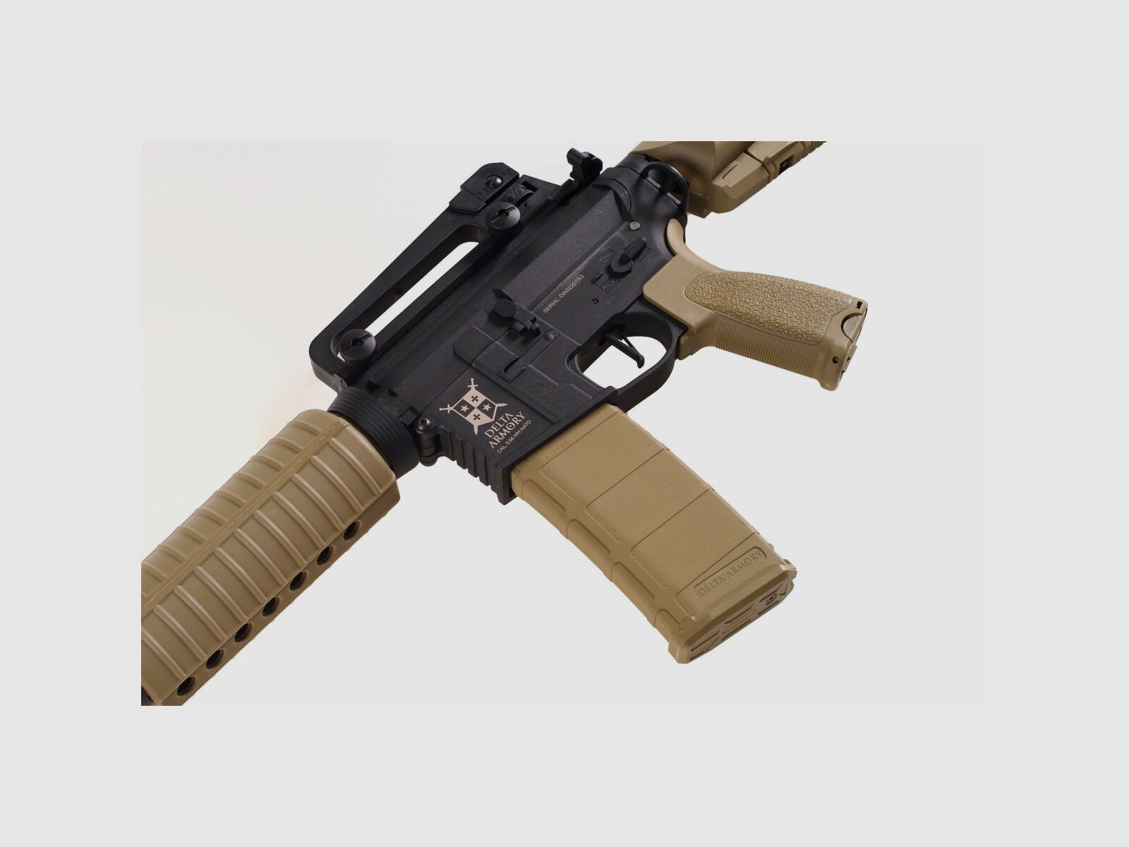AR15 Classic CHARLIE TAN/Schwarz S-AEG Softair Gewehr Frei ab 18 Jahren | Delta Armory