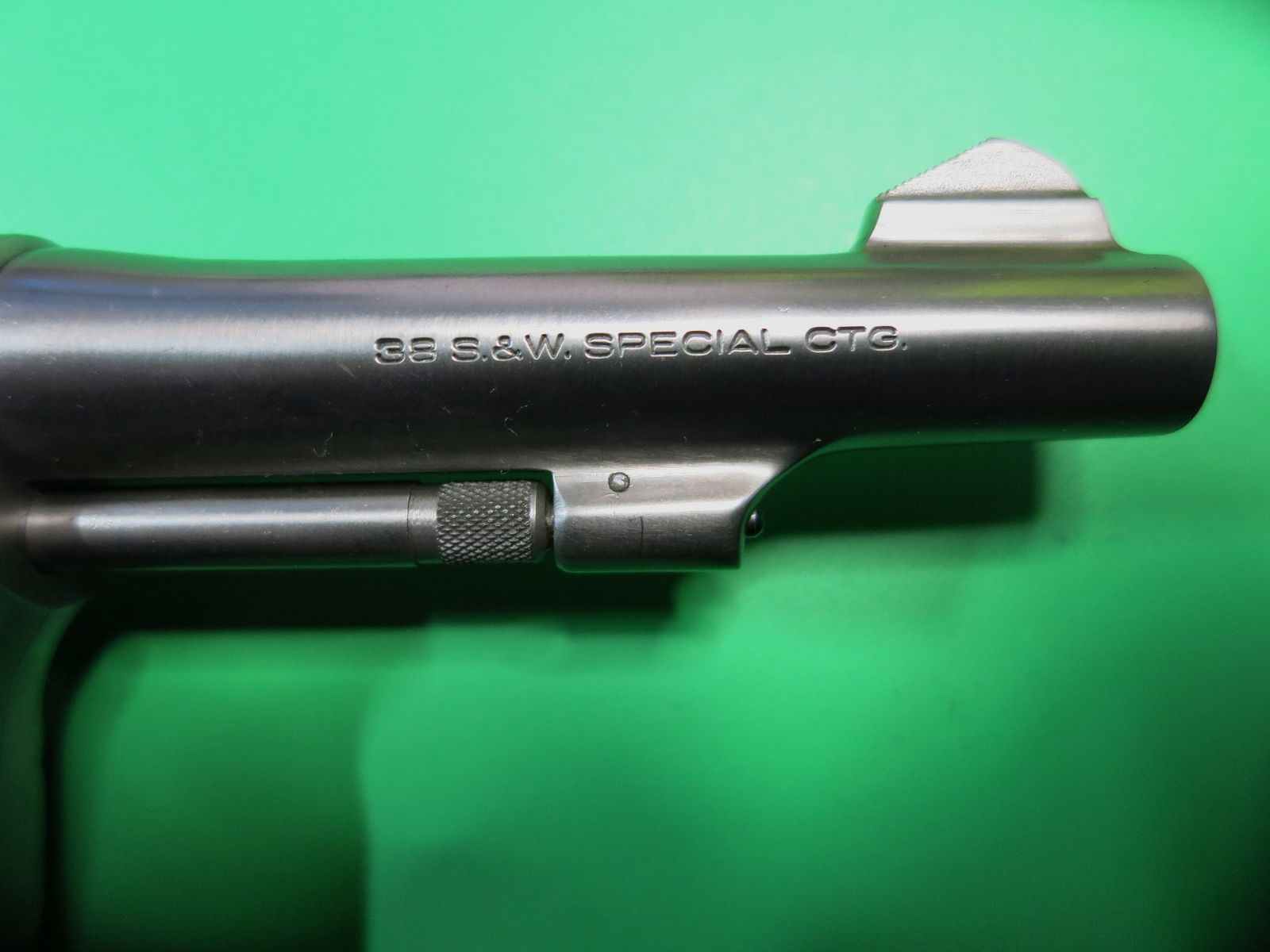 Smith & Wesson Mod. 10-5 (like Victory), .38 Special, 4" barrel, stainless steel, classic catch shot #82