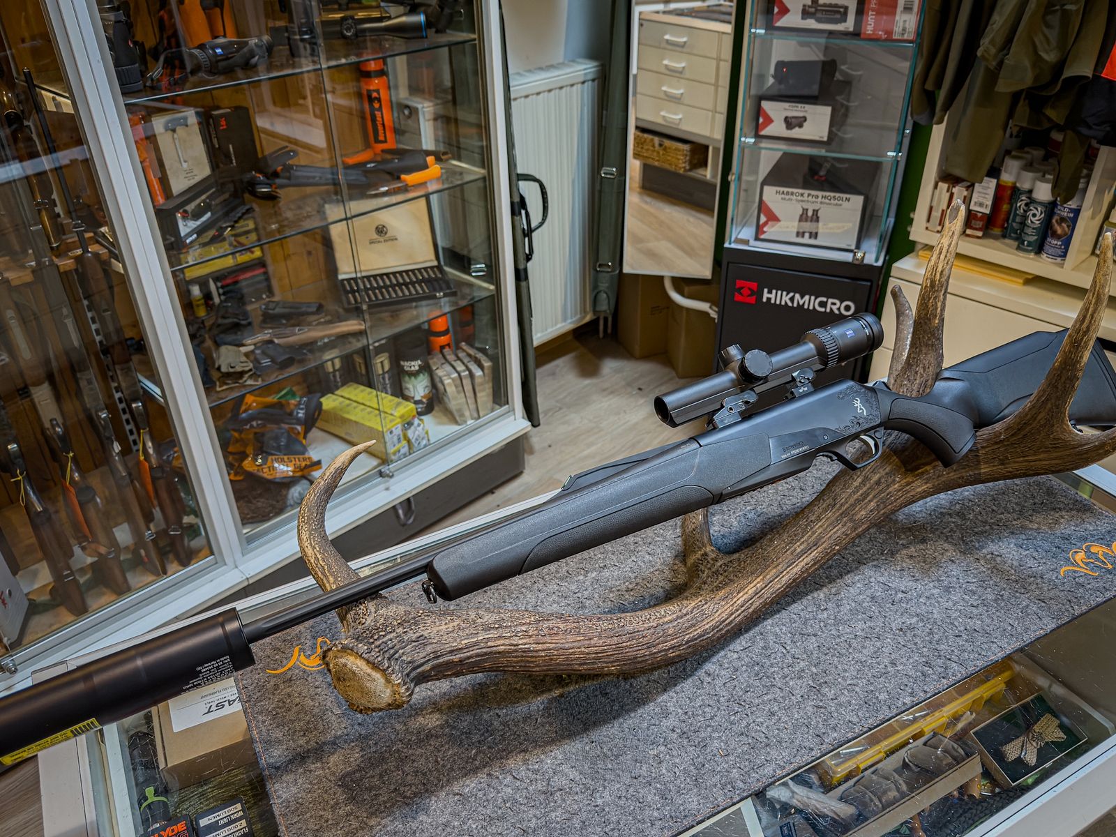 Browning BAR 4X mit Zeiss V6 1-6X24 und Hausken JD184 MK II