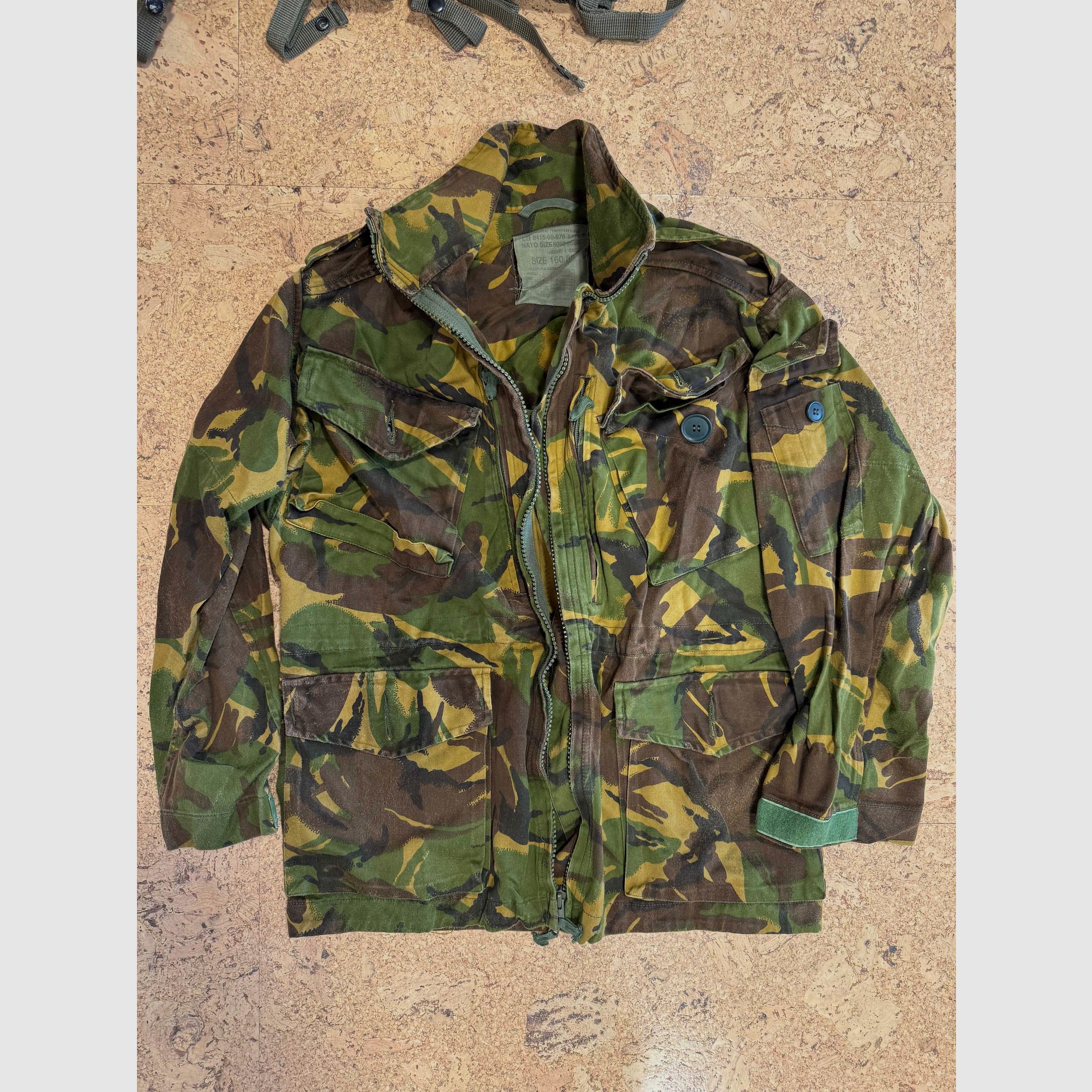 Airsoft-Ausrüstung zu verkaufen – Komplettes Set für Anfänger mit Zubehör in British Army Optik / DPM / Rebellen Outfit