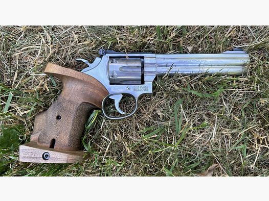 Smith & Wesson Mod. 617 .22 lfb 6''