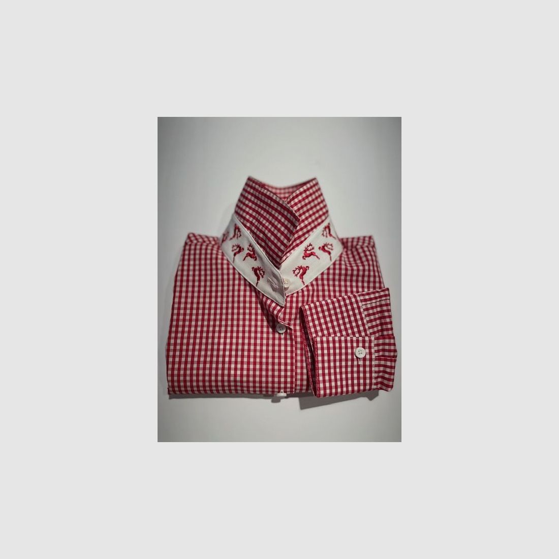 Wallmann Taillierte Karobluse mit Hirschstickerei in Rot