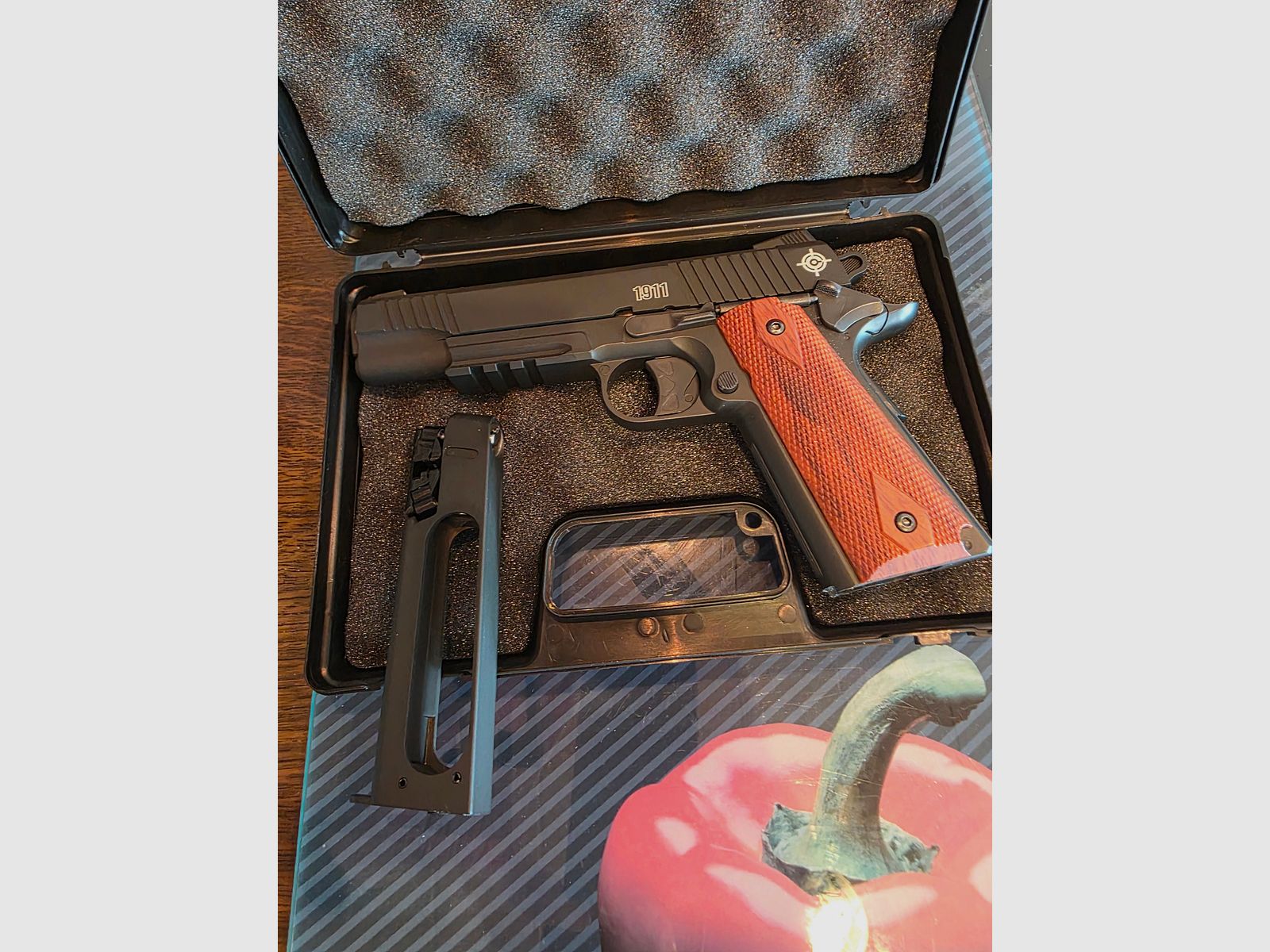 LP Crosman 1911