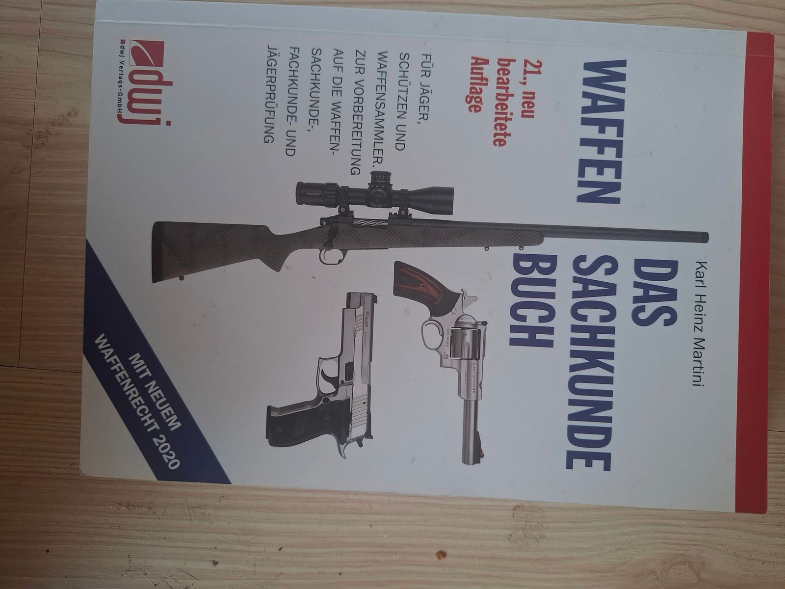 Konvolut aus verschiedenen Waffenbüchern