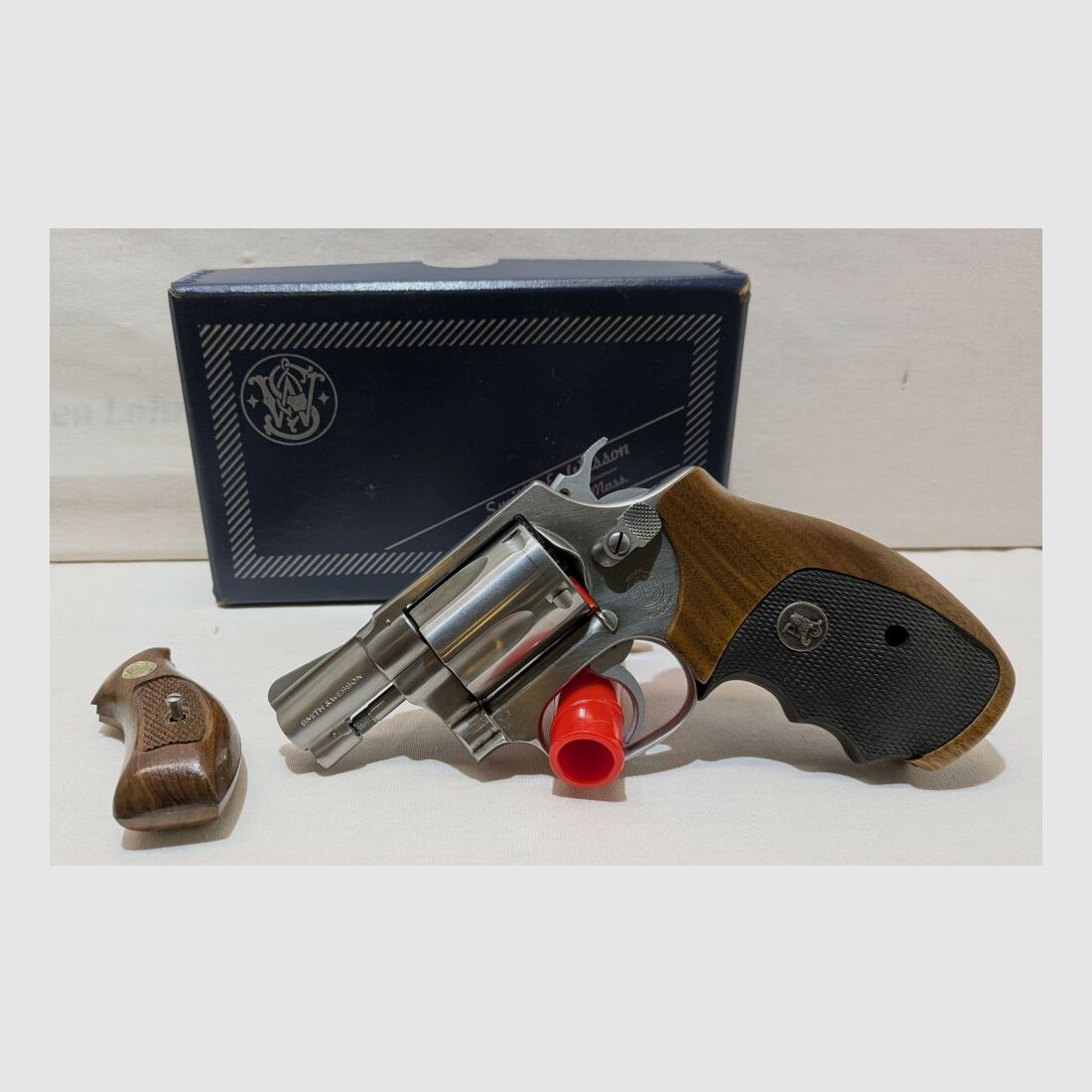 Smith & Wesson 60