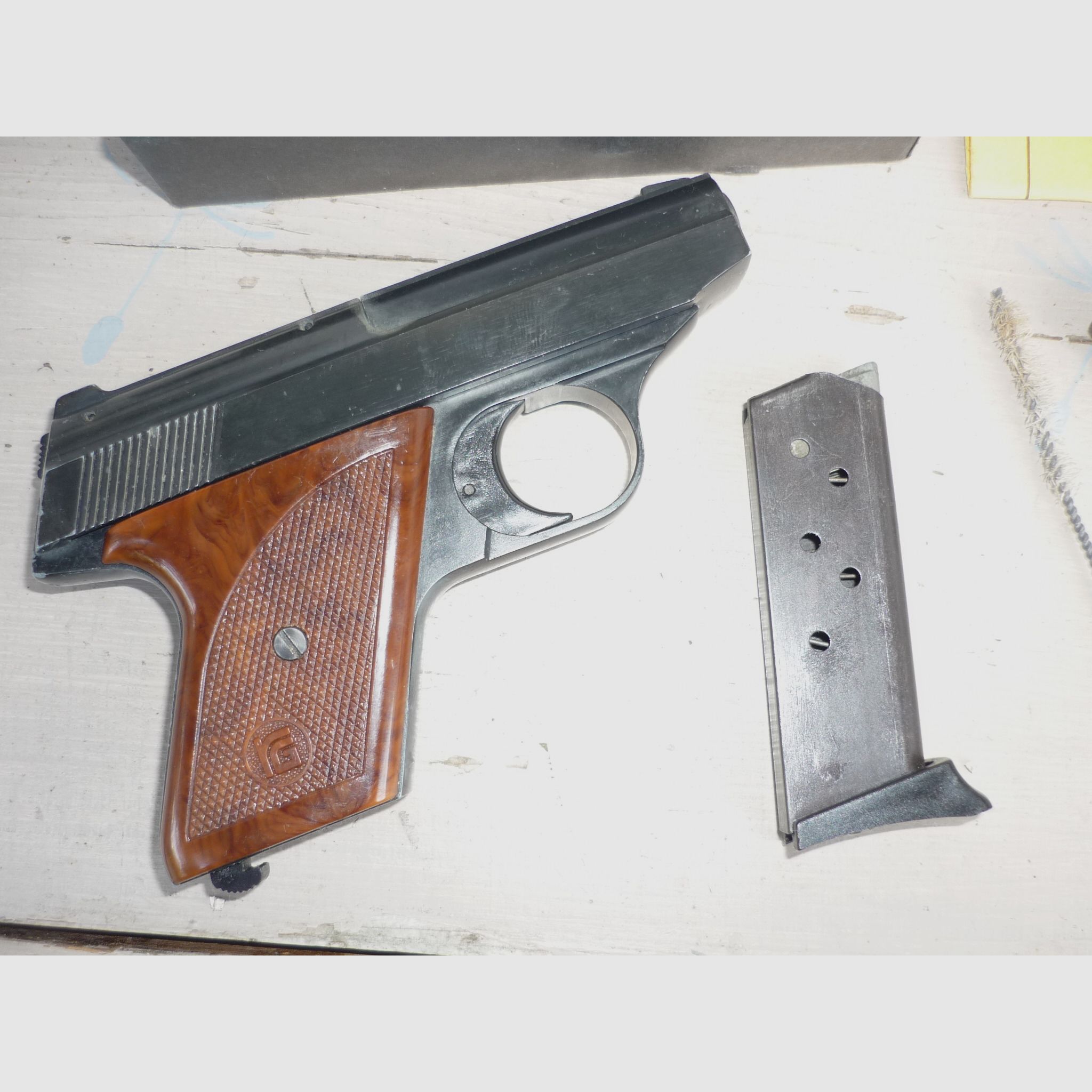 Samopowtarzalny pistolet sygnałowy RG8 Röhm pistolet alarmowy