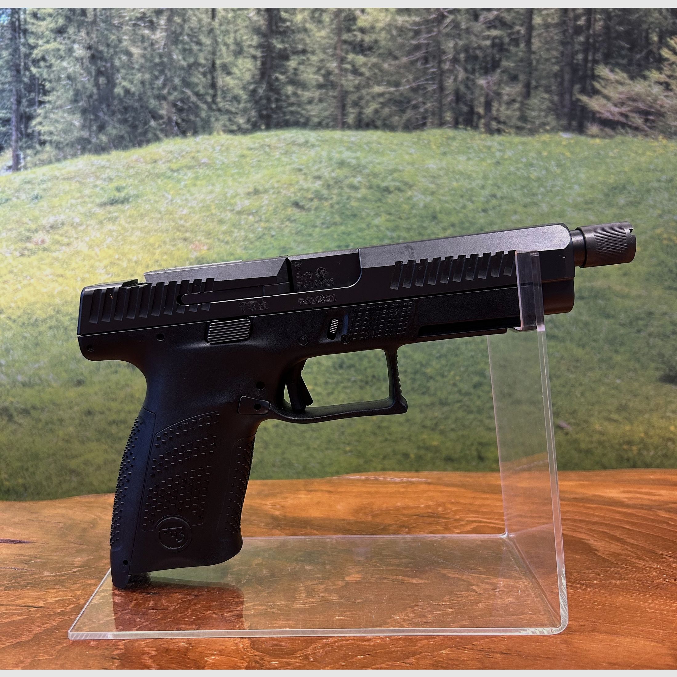 <CZ P10 SC (filettatura) / MEGADEAL>