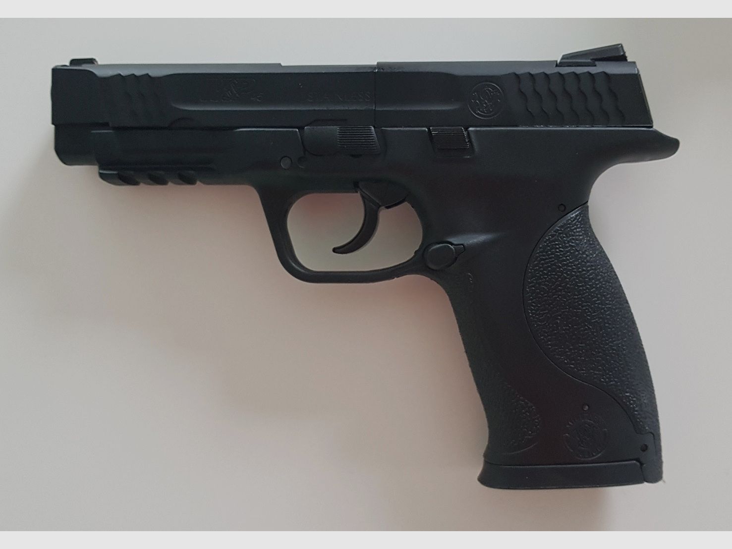 xSmith & Wesson M&P 45 4,5 mm Diabolo schwarz Co2-Pistole Luftpistole mit Pistolenkoffer