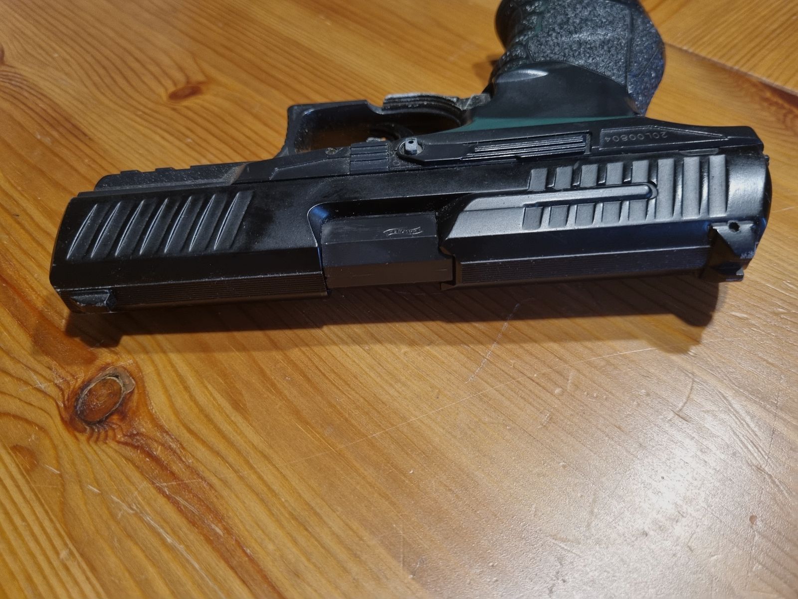 Airsoft Walther PPQ + Pumpgun M500 defekt