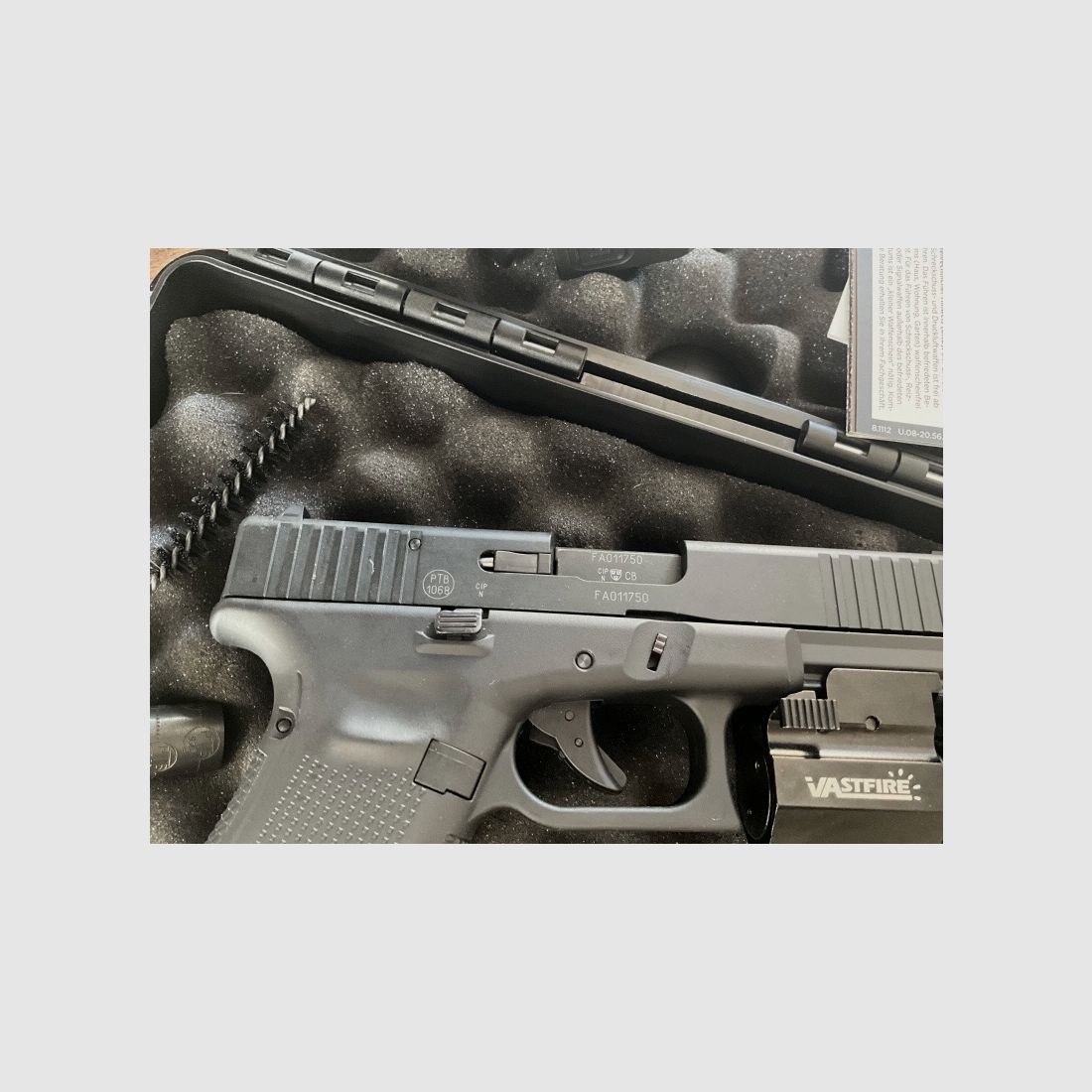 Glock 17 Gen5 Schreckschusspistole 9mm P.A.K. – Komplettset – sehr guter Zustand