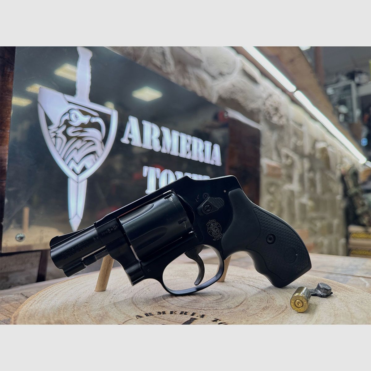 USED – REVOLVER – SMITH & WESSON MOD. 442-2 AIRWEIGHT 2″ cal. 38 SPECIAL, image 1 of 4