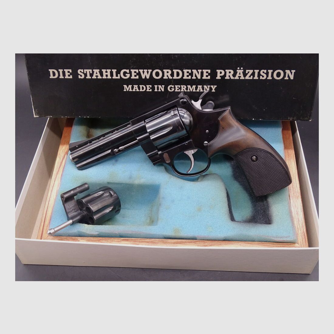 Korth Ratzeburg Sondermodel Nr 5 von 6 Stück Sammlerwaffe Kaliber .357Mag Mandalls Shooting Supplies Scottsdale + WT 9mm Luger