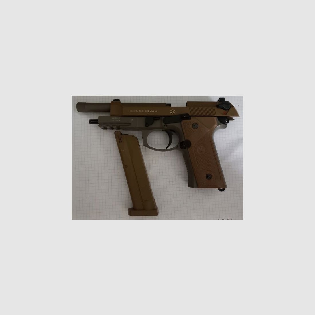 Komplettset Beretta M9 A3 FDE Softair-Co2-Pistole Kaliber 6 mm BB Blowback
