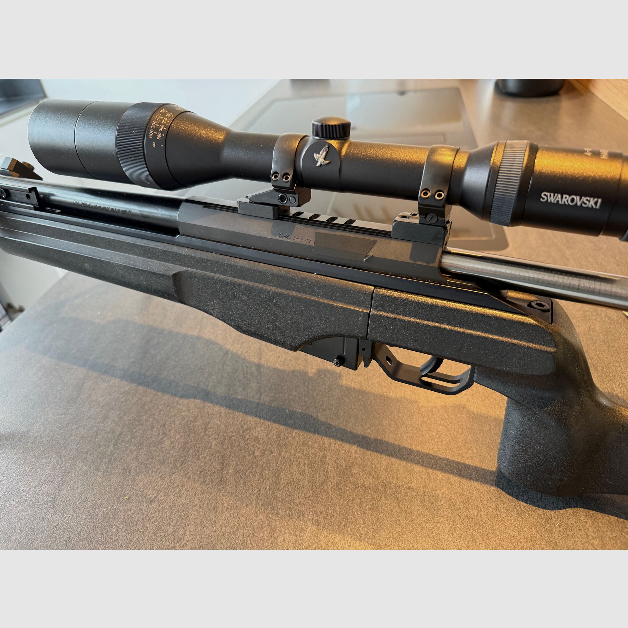 Sako TRG 42, Cal. 300 Win Magnum, negro. Swarovski Habicht, 4-16x50