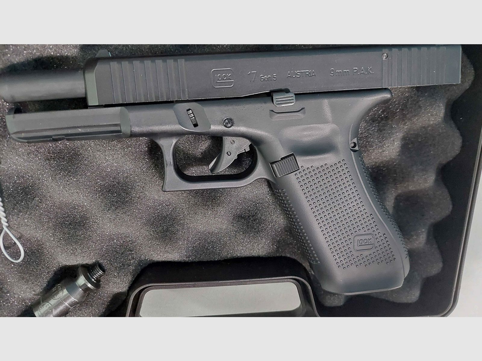 Glock 17 Gen 5 | 9mm P.A.K. con fondina.