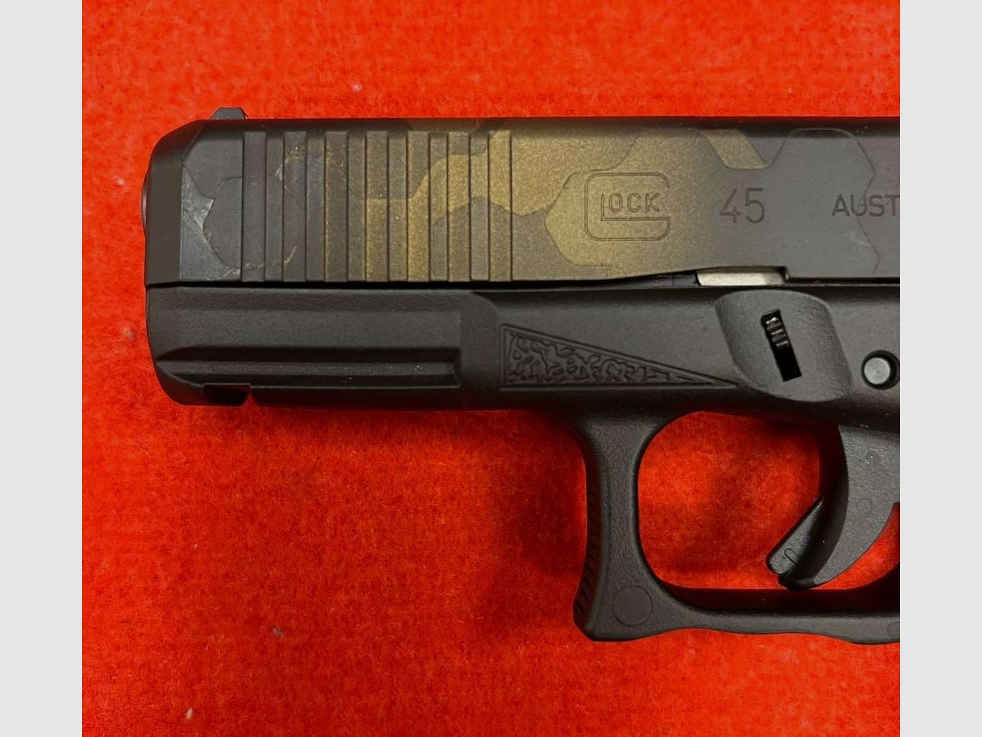 Glock Pistola 45 Mos Legacy Custom Edition Burnt Bronze Hexa Camo Cal.9X19, immagine 5 di 8