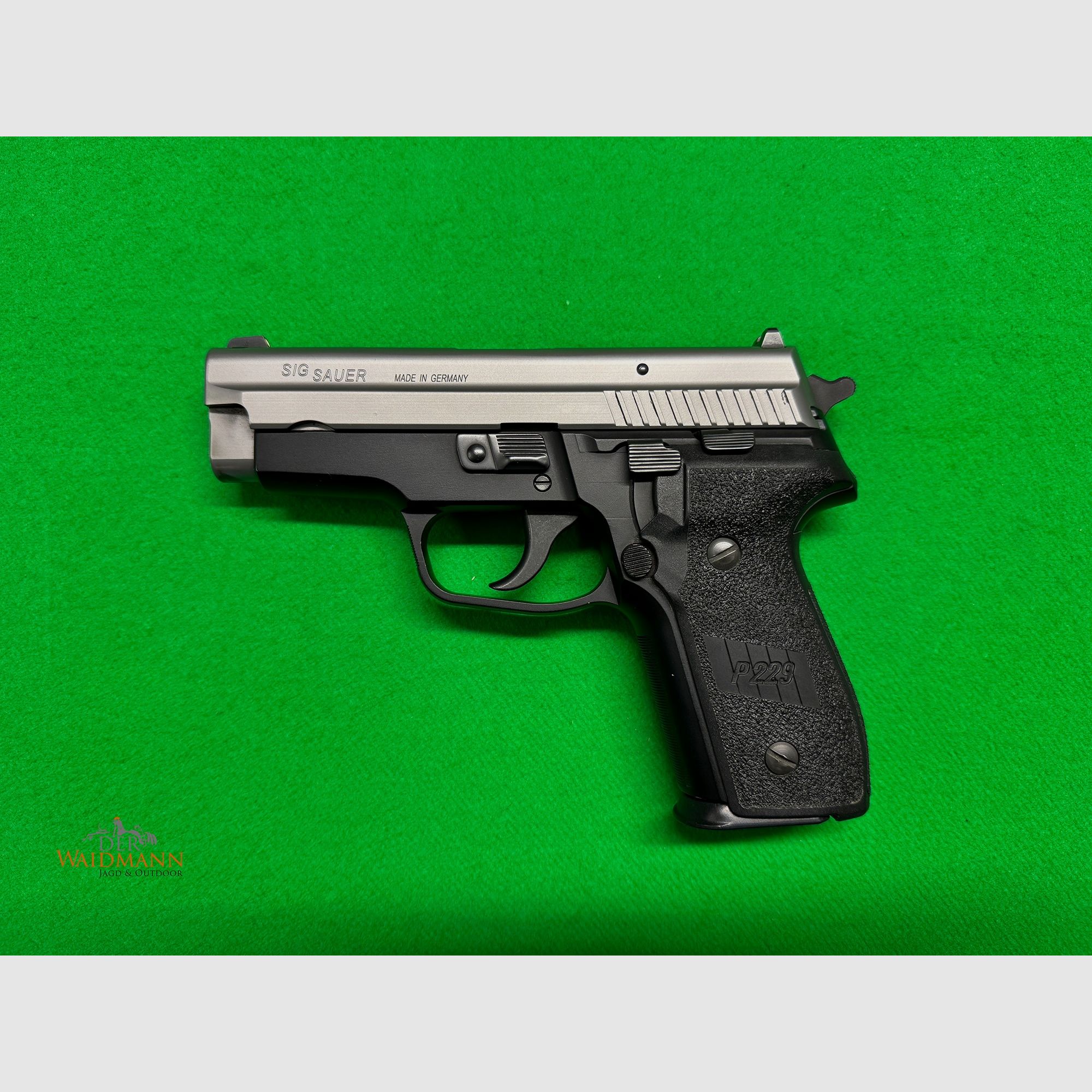 Sig Sauer P229 pistol 9mm x 19 including case