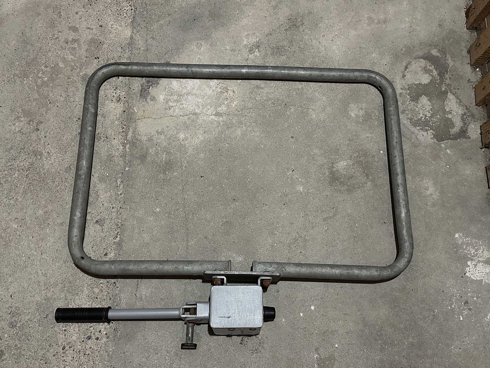 Mannser Heckträger mit 2 Wannen / Wildwannen (lebensmittelecht)