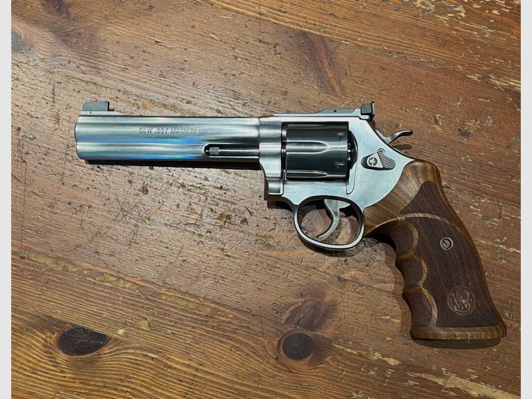 Smith & Wesson 686 Target Champion Deluxe