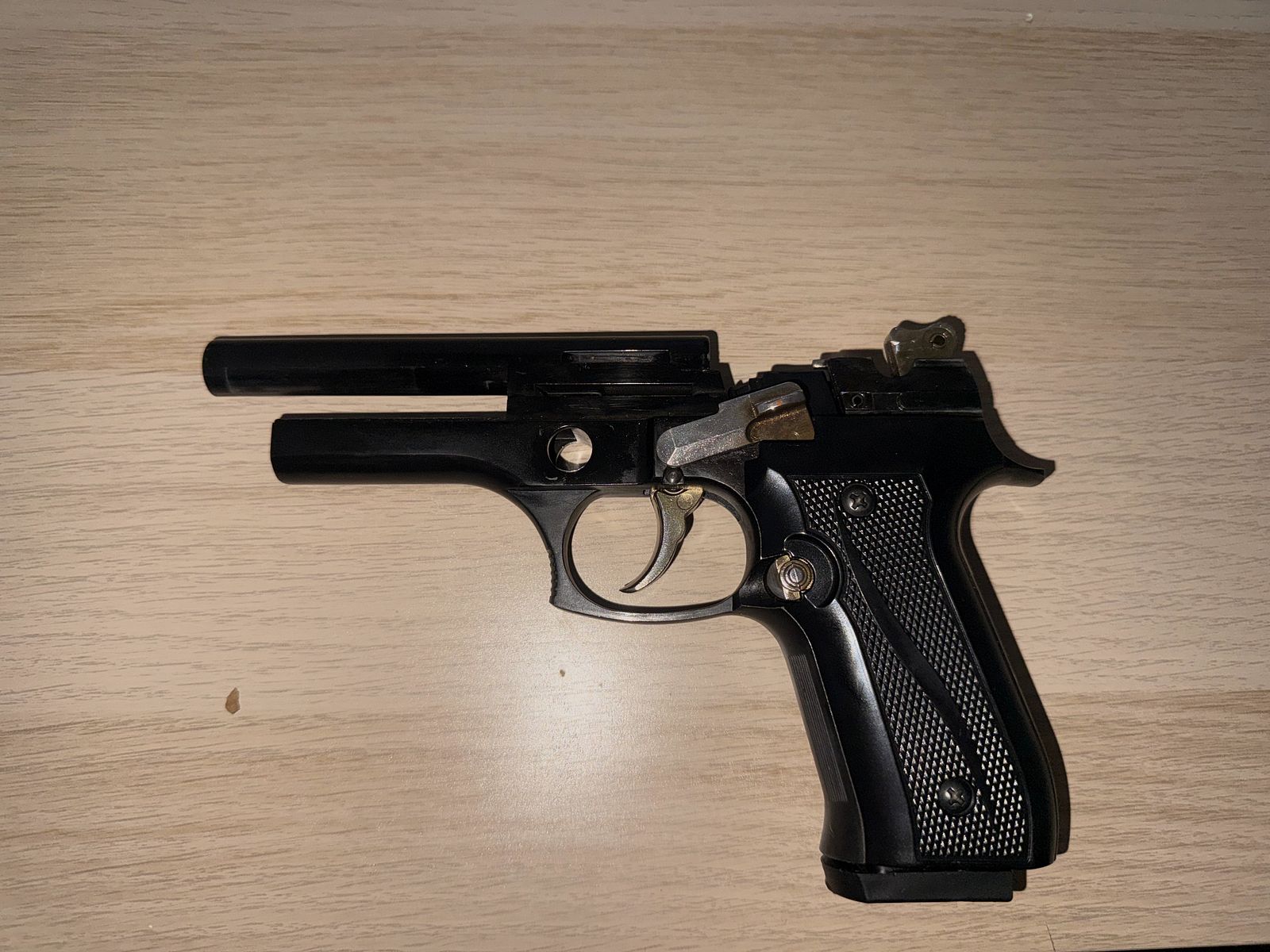 Ekol Firat Magnum pistola de fogueo 9 mm P.A.K. – Oro
