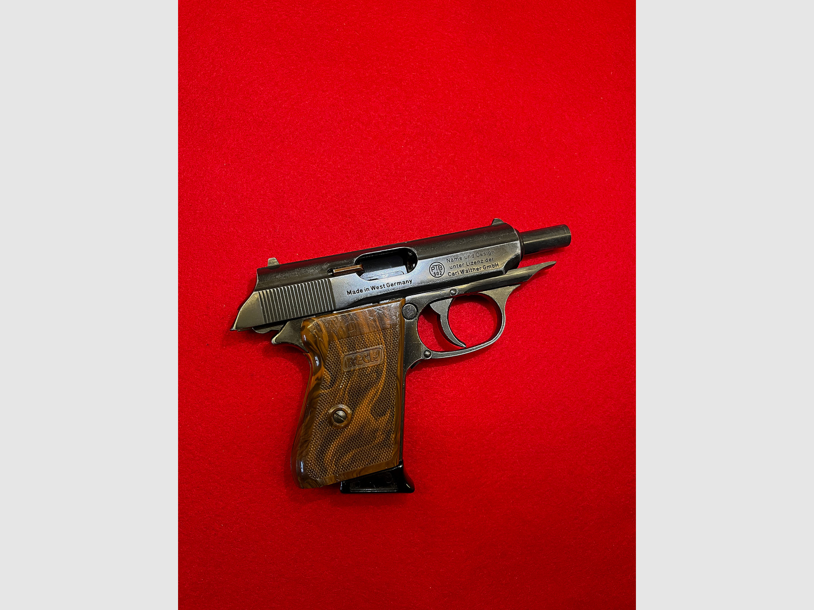 WALTHER PPK  8mm gas blank pistol