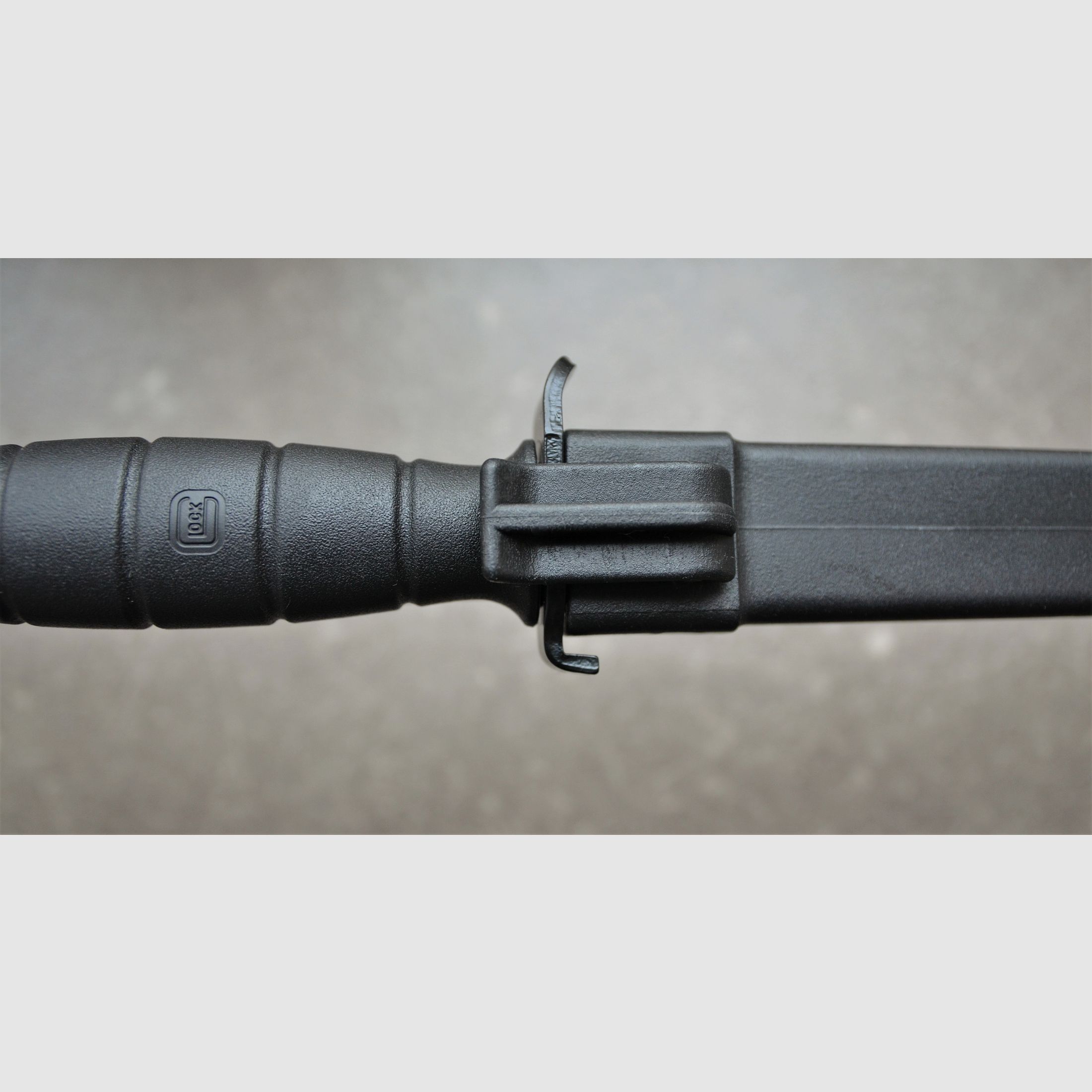 Glock Feldmesser FM 78 schwarz – Militärisches Mehrzweckmesser