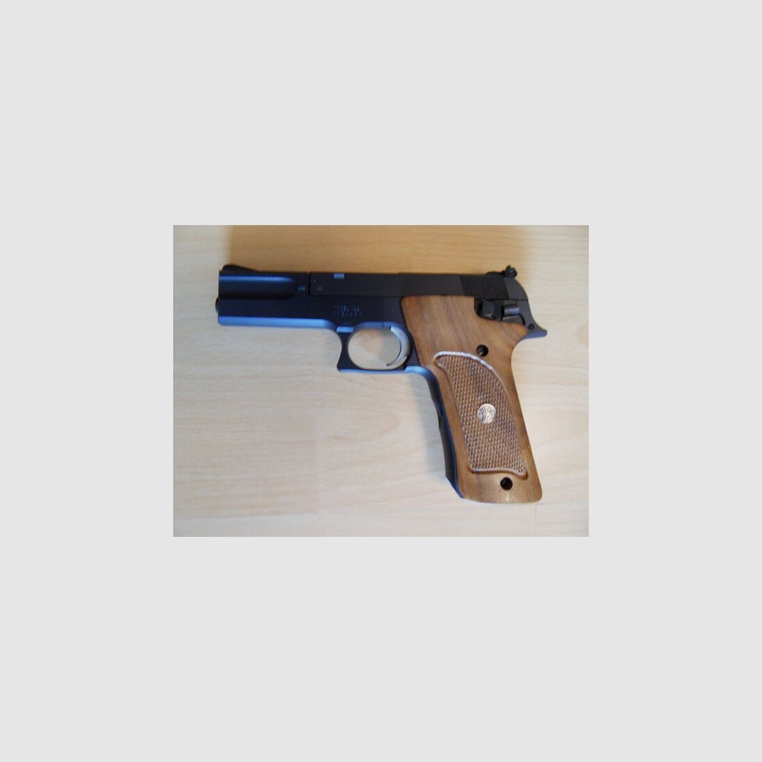Smith & Wesson 422