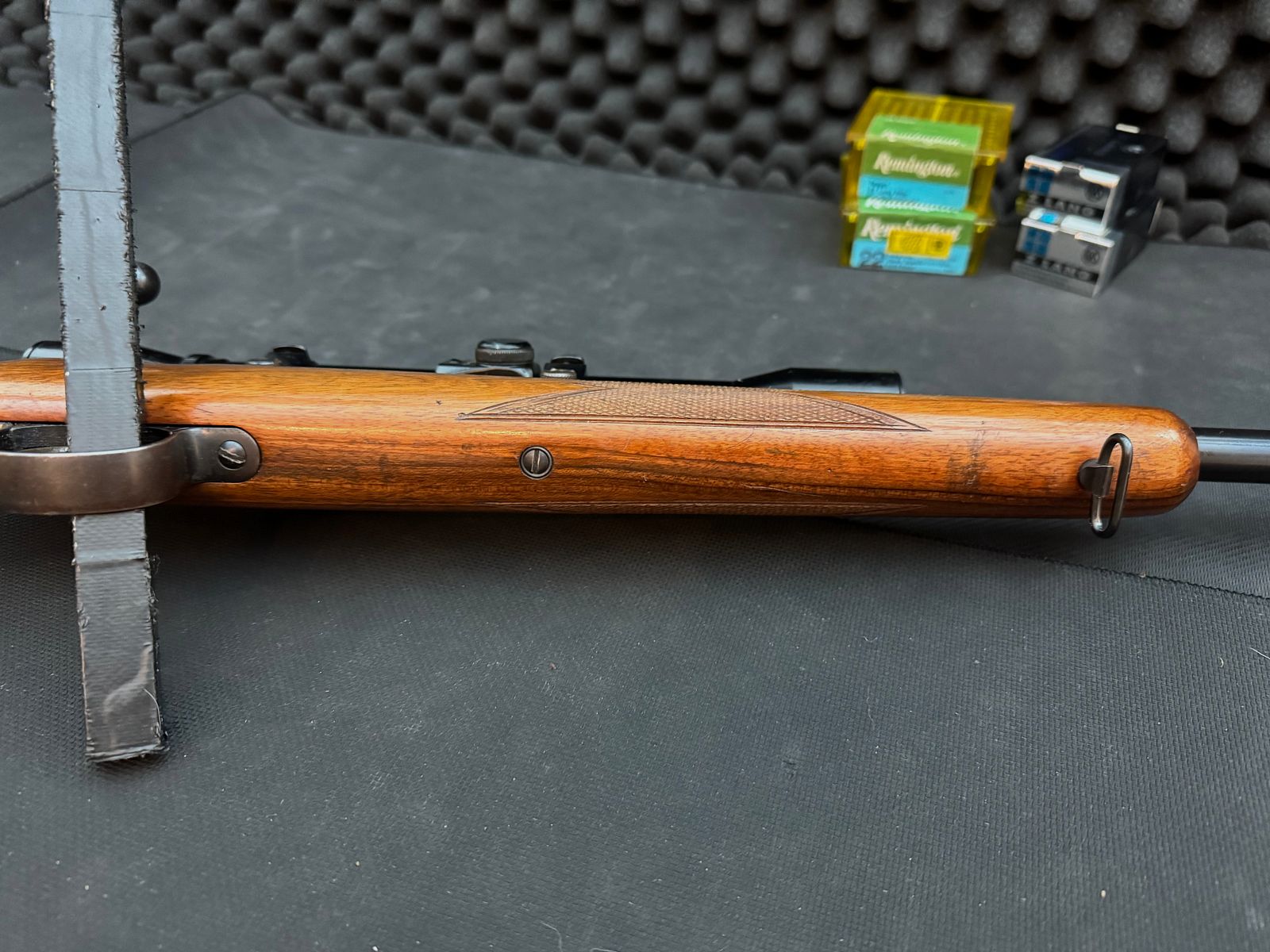 Anschütz Einzelladerbüchse .22lr mit Zielfernrohr 4x32