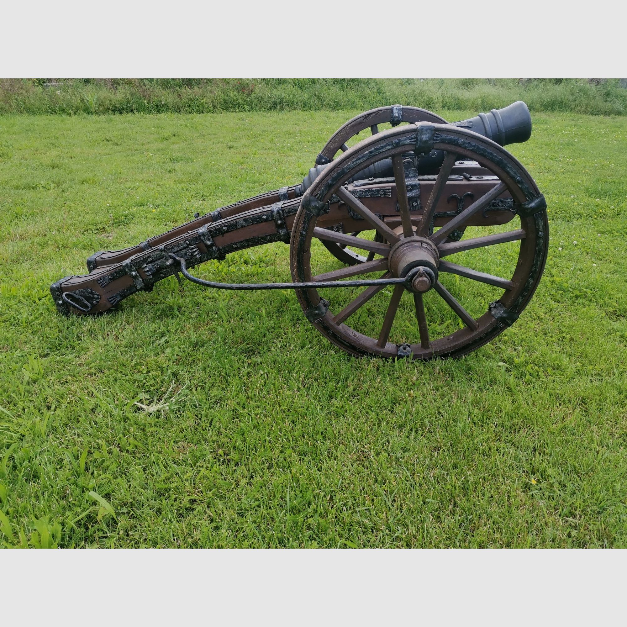 Large XXL firecracker cannon with very elaborate blacksmithing and new muzzle-loading cannon.