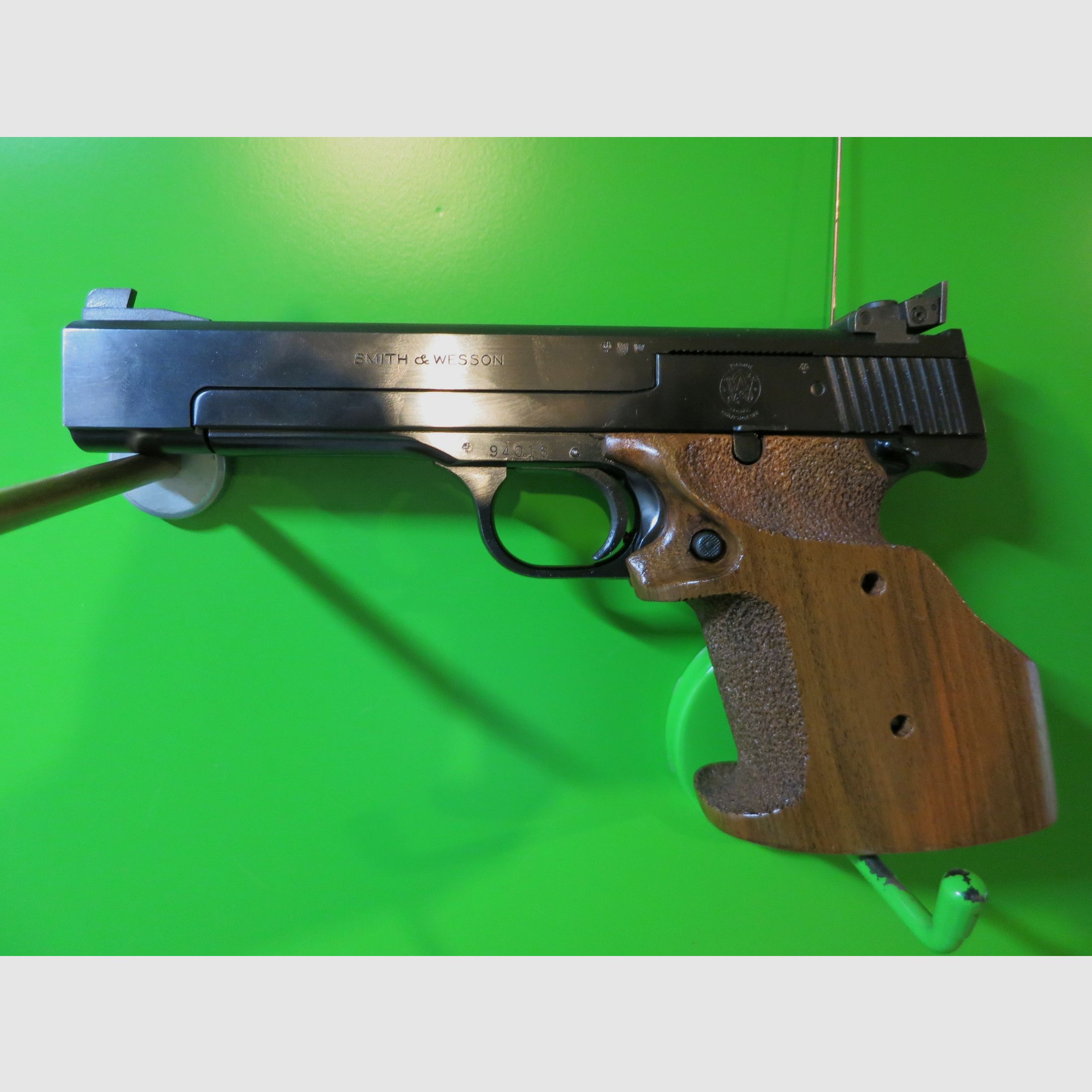 Smith & Wesson Model 41, .22lr, sport pistol       #65-, image 1 of 15