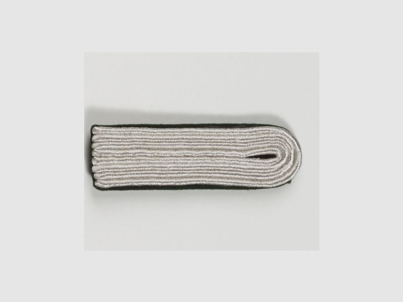 Pièce d’épaule lisse, argent uni