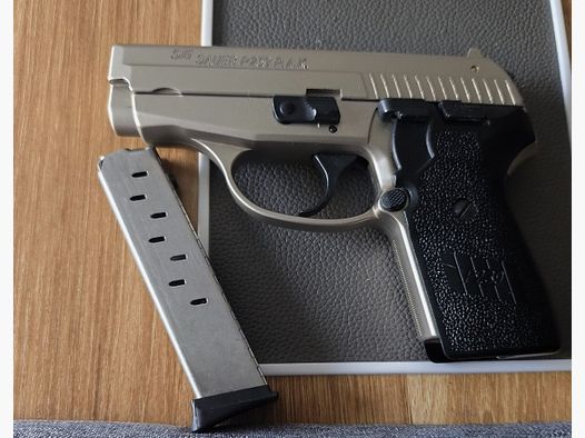 Sig Sauer P239 blank firing pistol 9 mm P.A.K.