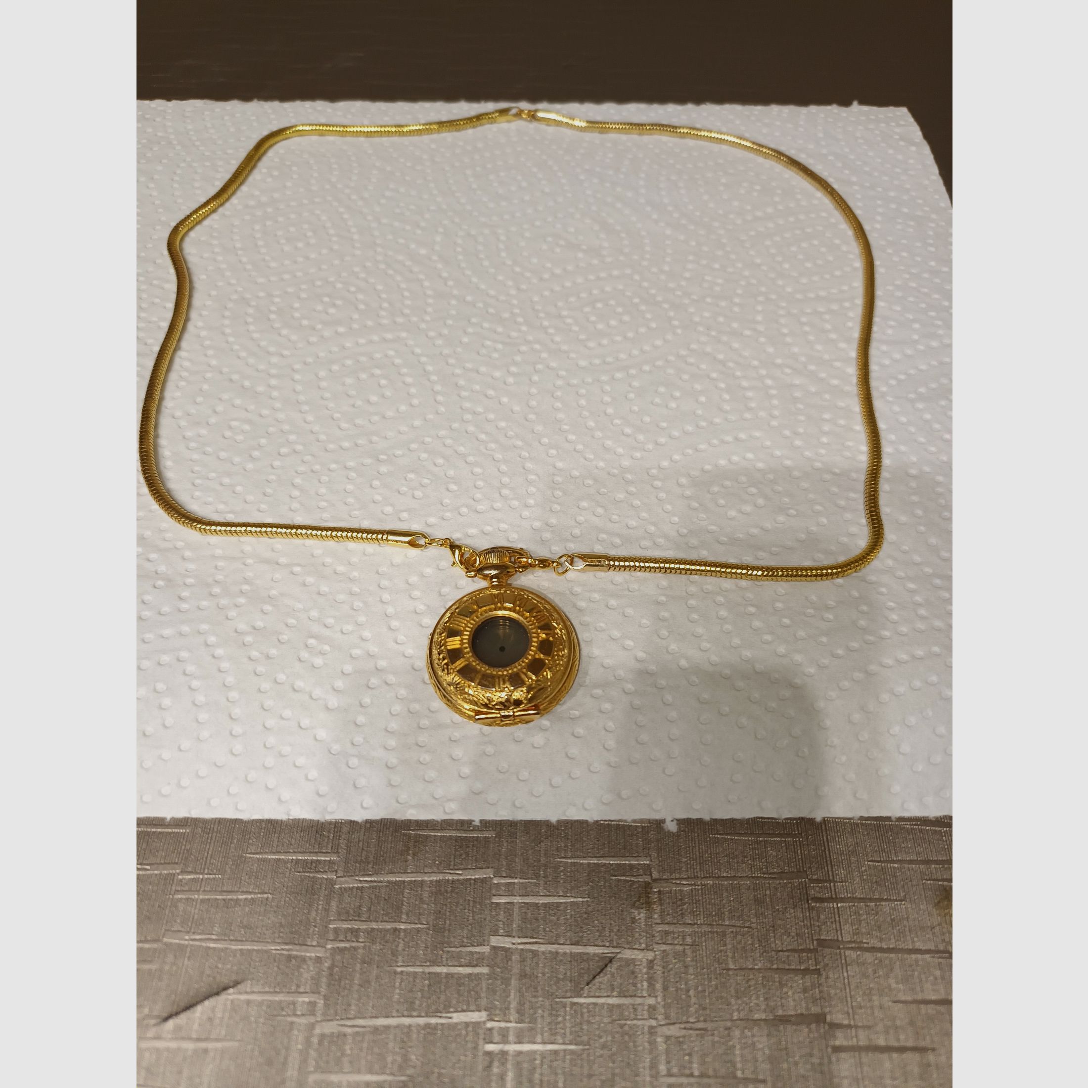 Ladies watch with necklace