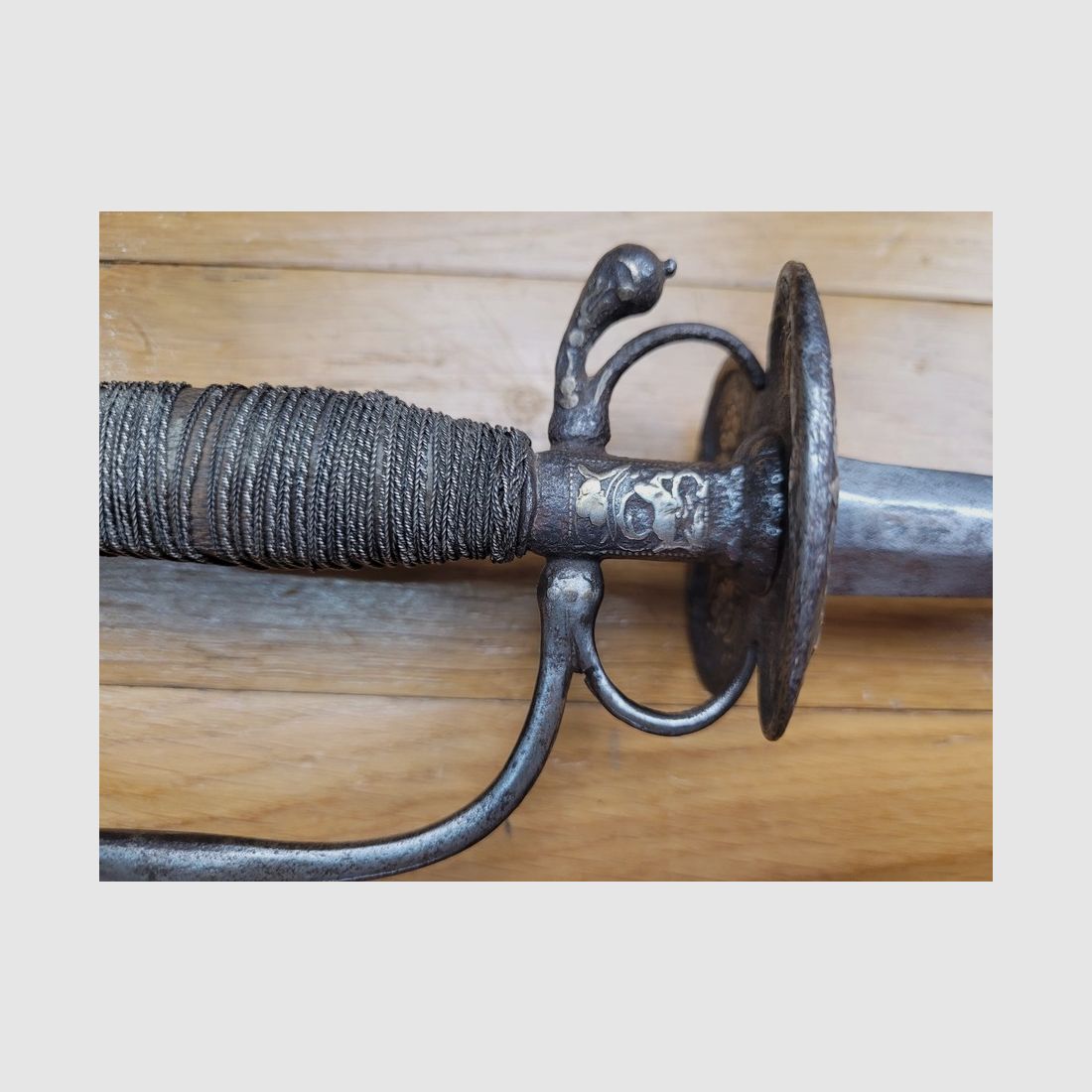 Schöne XVIII. Jahrhundert „Musketer-Schwert“ – ca. 1740 – Stahl mit Gold- und Silberinlays – unberührt – Klinge von 77 cm – seltenes und funktionales Stück – Um in Versailles zu glänzen oder die Übeltäter zu jagen! TBE-, Bild 5 von 24