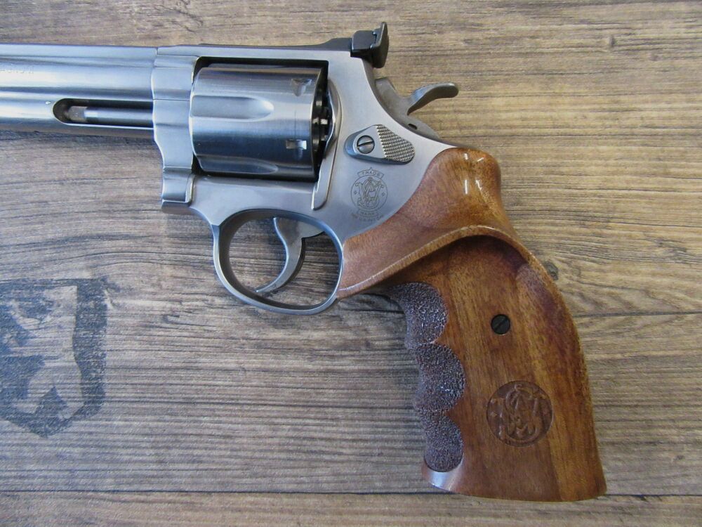 Smith & Wesson 686 Target Champion