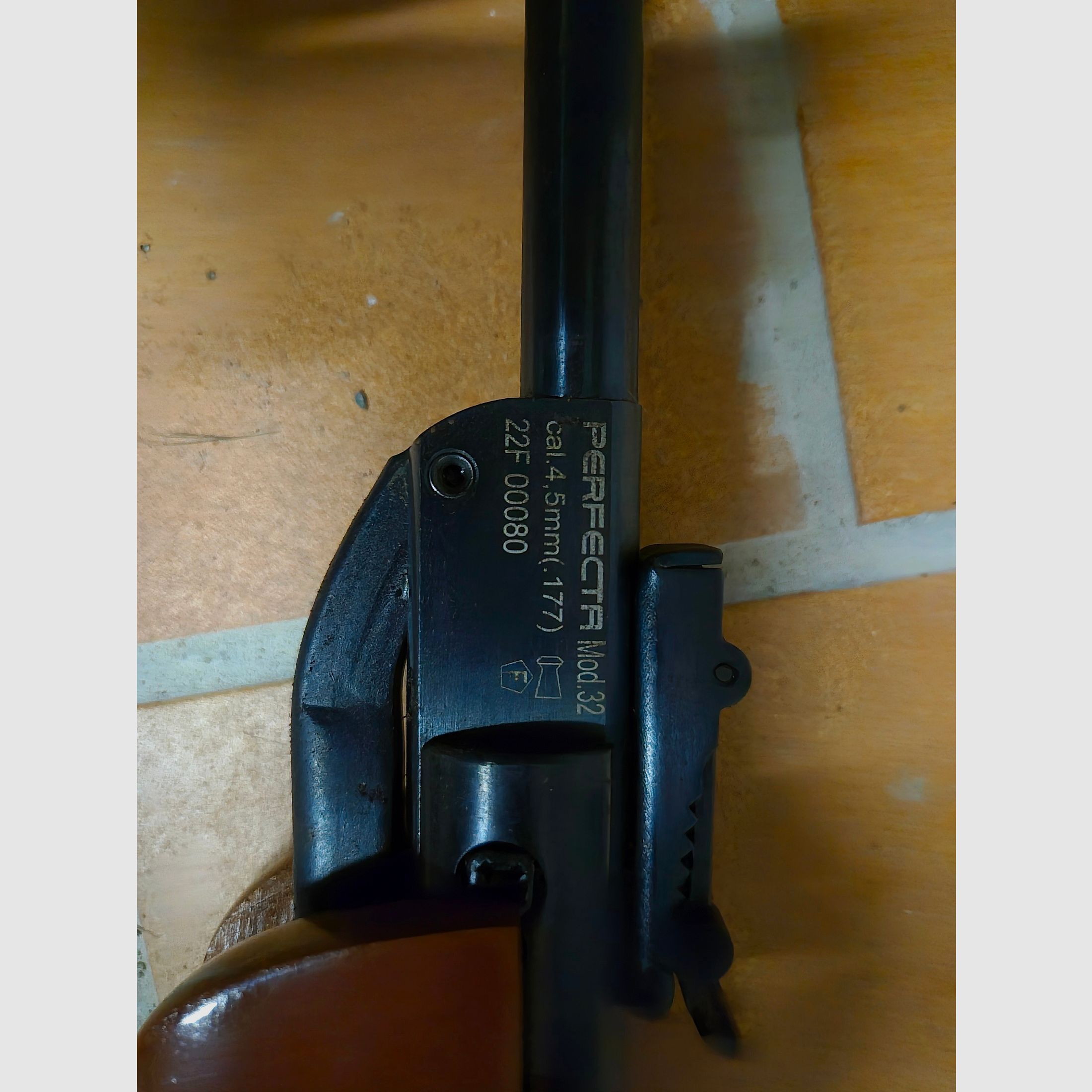 Perfecta Model 32