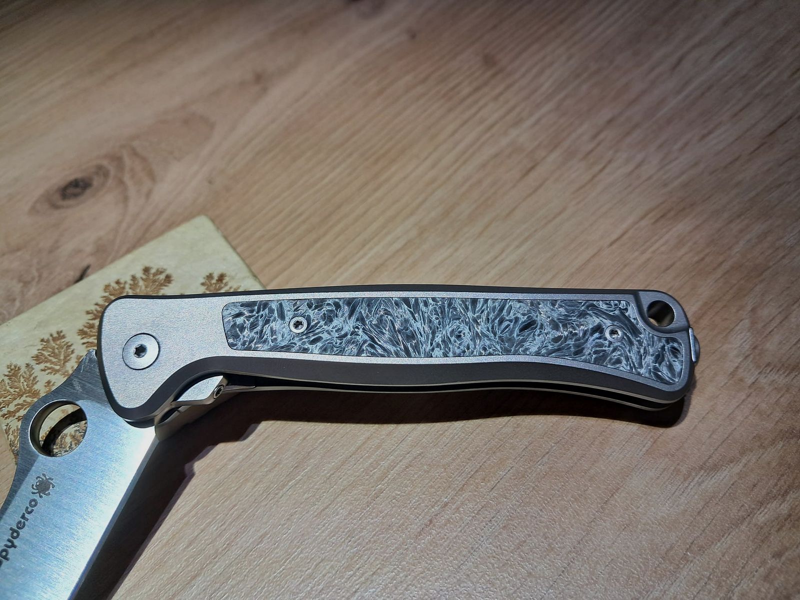 Spyderco Slym Titan. Lionsteel. Nóż. Nóż kieszonkowy