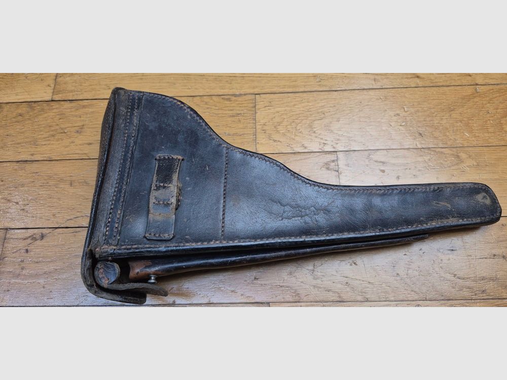 Bellissimo astuccio per pistola Luger P08 lunga detta "d'artiglieria" – Fabbricazione Gustav Möller a Hameln prima del 1915 – Raro astuccio di primo tipo non modificato – Bellissima pelle in ottime condizioni e flessibile – Completo dei suoi strumenti originali chiave e bacchetta – Astuccio marrone brunito dopo settembre 1915 – Pezzo superbo in ottime condizioni++, immagine 13 di 24