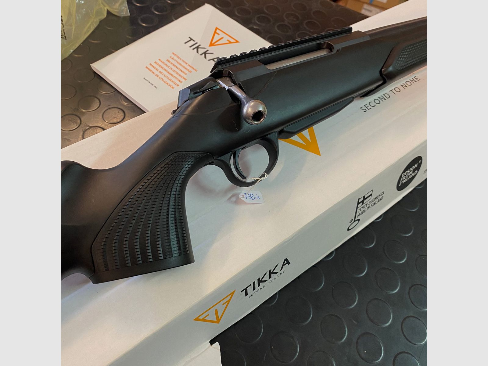 Tikka T3x Varmint 223r rifle de cerrojo F33-4