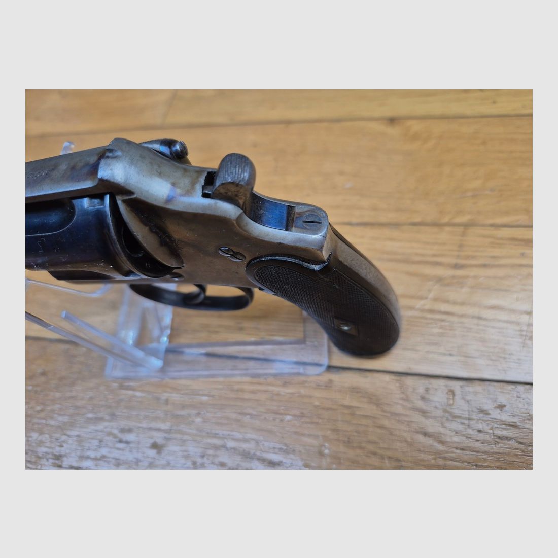 Sehr schöner Revolver D.D.Oury – 8mm 1892 – Marmorierte Rahmen – Wunderschöne Brünierung – Lebendige Pulverstempel von Lüttich – Ebenholz-Griffschalen – SA / DA – Spiegelkammern und Lauf – Rechts drehendes Trommelmagazin – Echte Smith & Wesson Bodyguard aus der schönen Epoche! – Kategorie D – TBE++, Bild 13 von 22