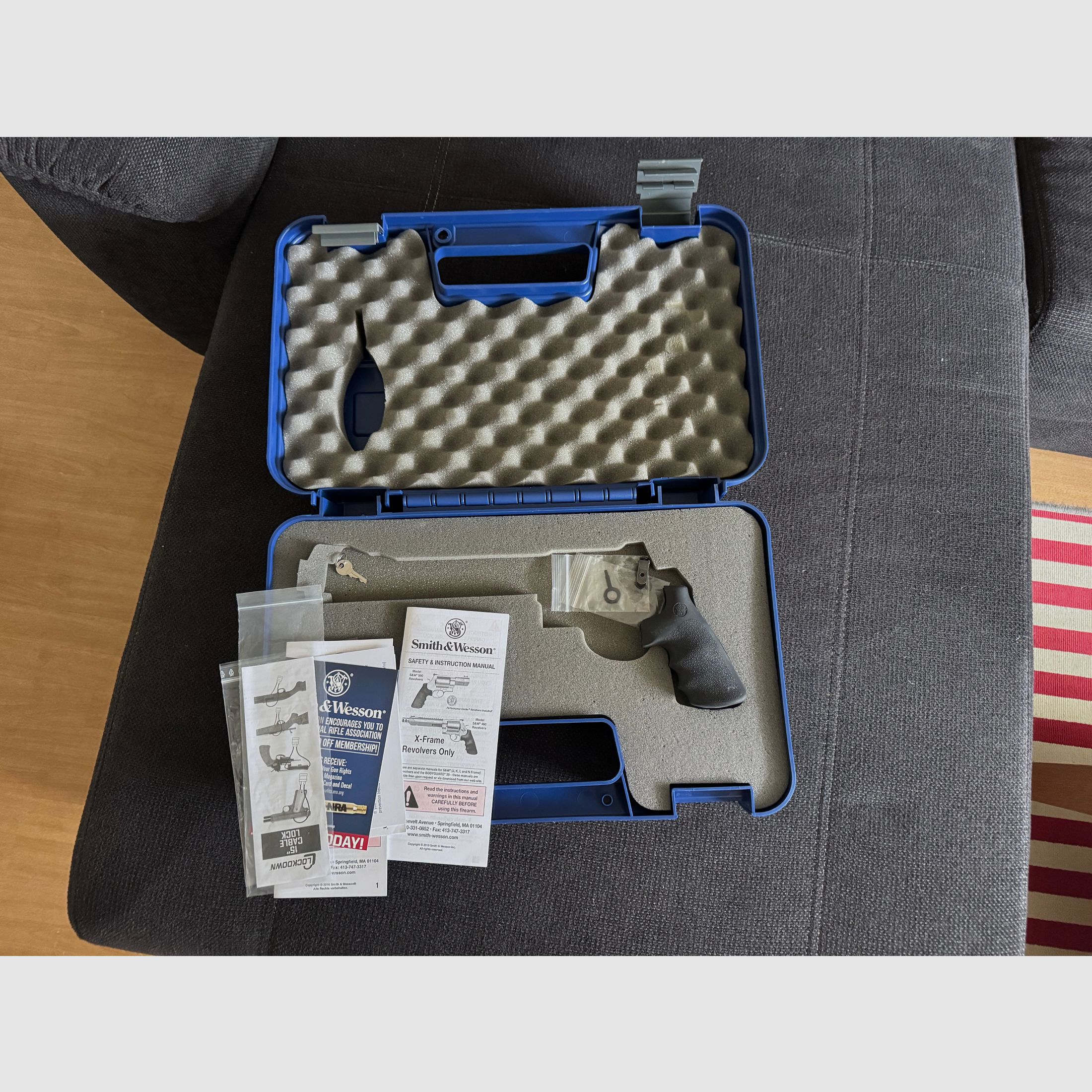 Smith&Wesson 500   8 3/8 Revolver